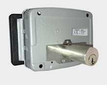 Încarcă imaginea în vizualizatorul Galerie, CISA 11731-60-2N7 – Yală electromagnetică cu buton interior și cilindru exterior, 12 V AC, backset reglabil, pentru porți și uși metalice | Made in Italy