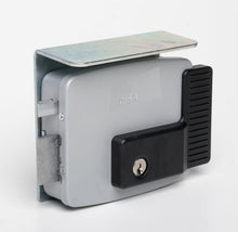 Încarcă imaginea în vizualizatorul Galerie, CISA 11721-60-2N7 – Yală electromagnetică aplicabilă 12V AC, backset reglabil 50–80 mm, deschidere din interior spre dreapta | Cod 11721-60-2N7