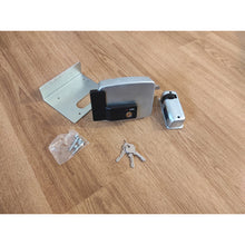 Încarcă imaginea în vizualizatorul Galerie, CISA 11721-60-1N7 – Yală electromagnetică aplicabilă 12V AC, backset reglabil 50–80 mm, deschidere din interior spre stânga | Cod 11721-60-1N7