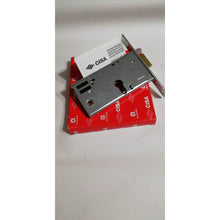 Încarcă imaginea în vizualizatorul Galerie, CISA 14350‑70 – Broască Electromagnetică Îngropată, Bolt Reversibil, Backset 70 mm, 12 V AC